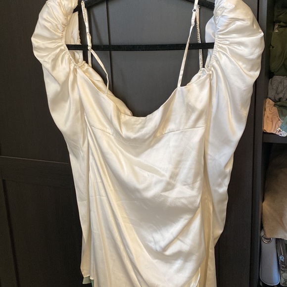 The Bar Twist Dress in Ivory Sz 2 Revolve - Picture 3 of 3